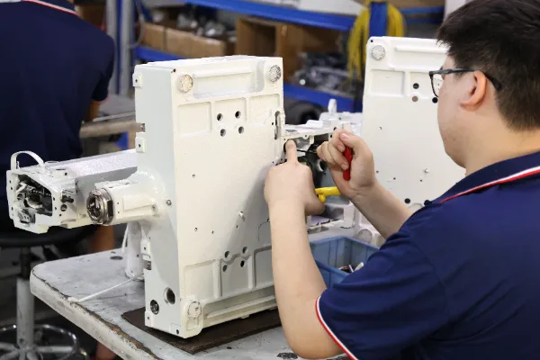 Heavy Duty Sewing Machine